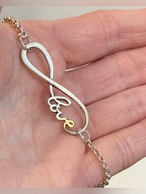 NEW Infinity "Love" Pendant bracelet